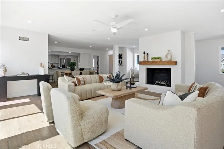 13032 Earlham, Santa Ana, California 92705