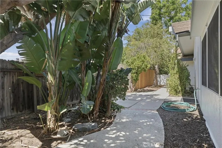 13032 Earlham, Santa Ana, California 92705