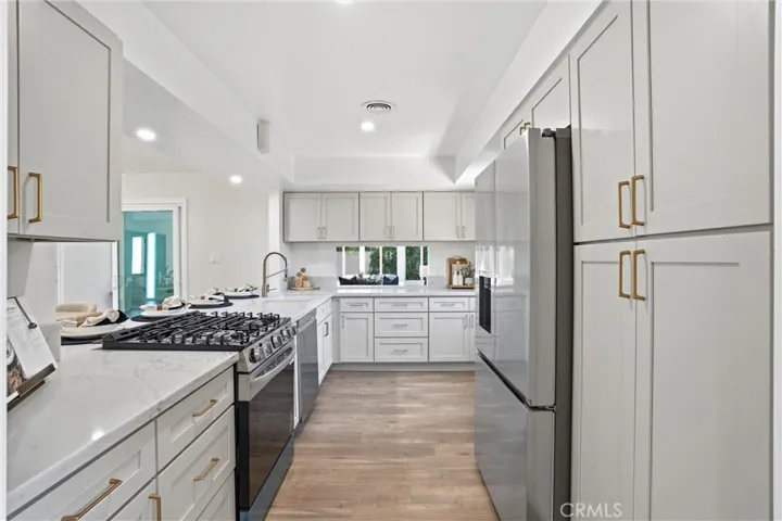 13032 Earlham, Santa Ana, California 92705