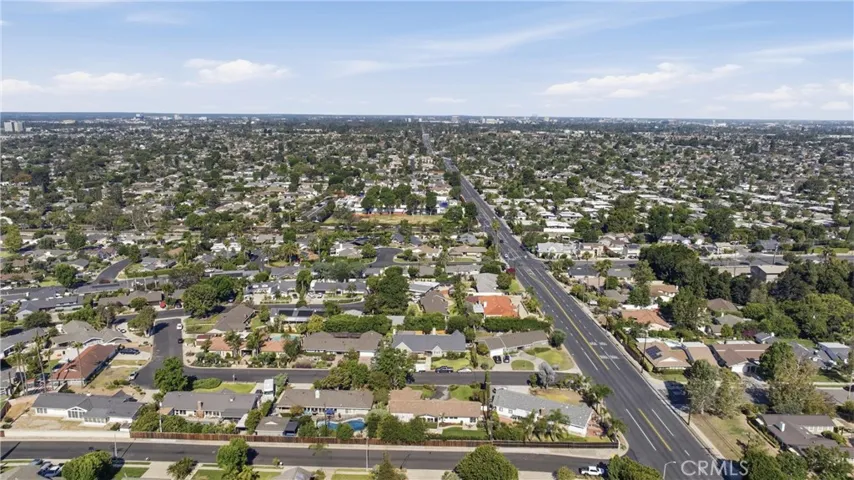 13032 Earlham, Santa Ana, California 92705