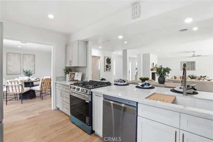 13032 Earlham, Santa Ana, California 92705