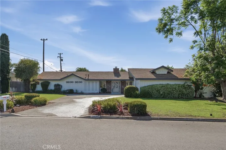 13032 Earlham, Santa Ana, California 92705
