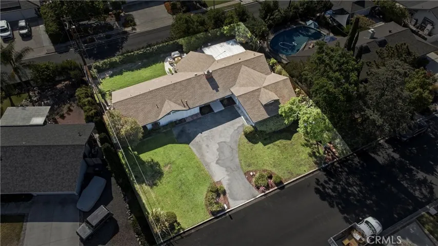 13032 Earlham, Santa Ana, California 92705