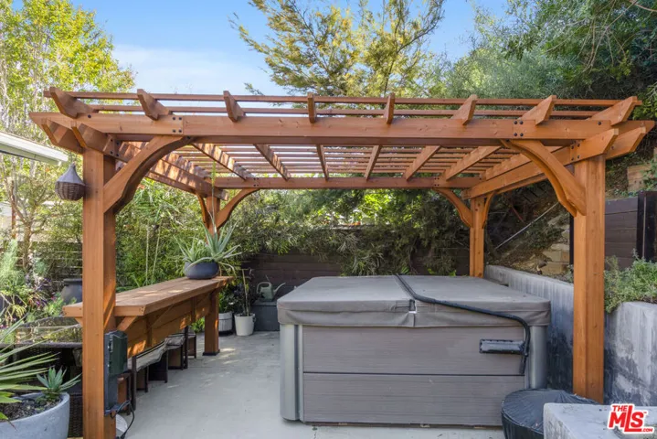 Hot tub/Perola