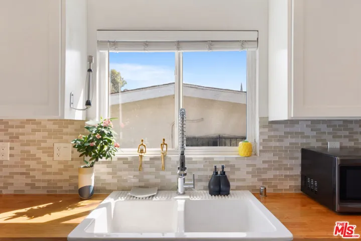 Kitchen Sink View