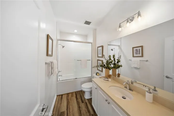 Upstairs hallway bathroom
