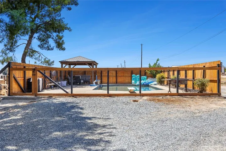 17421 Mark Road, Madera, California 93636