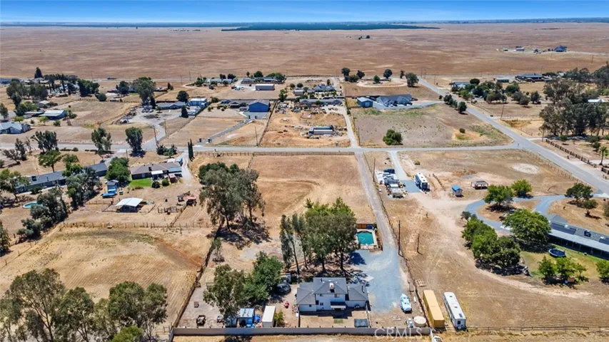 17421 Mark Road, Madera, California 93636