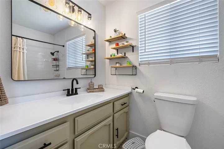 17421 Mark Road, Madera, California 93636