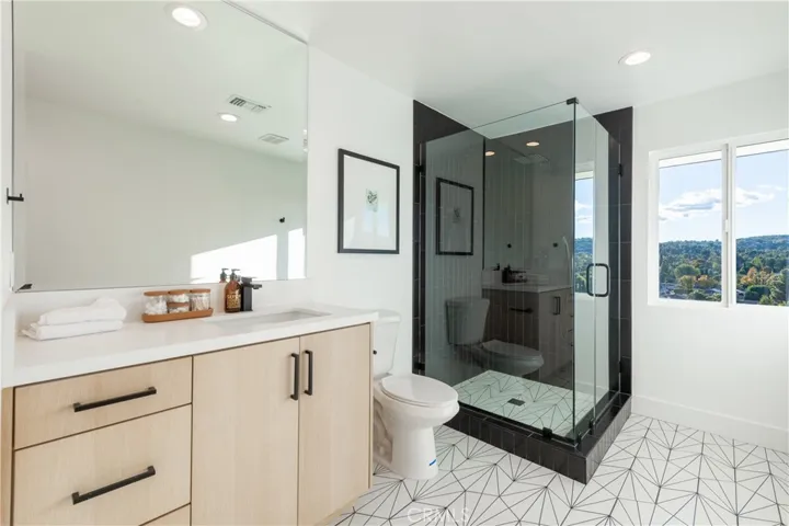 23534 Aetna, Woodland Hills, California 91367