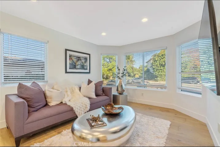 23534 Aetna, Woodland Hills, California 91367