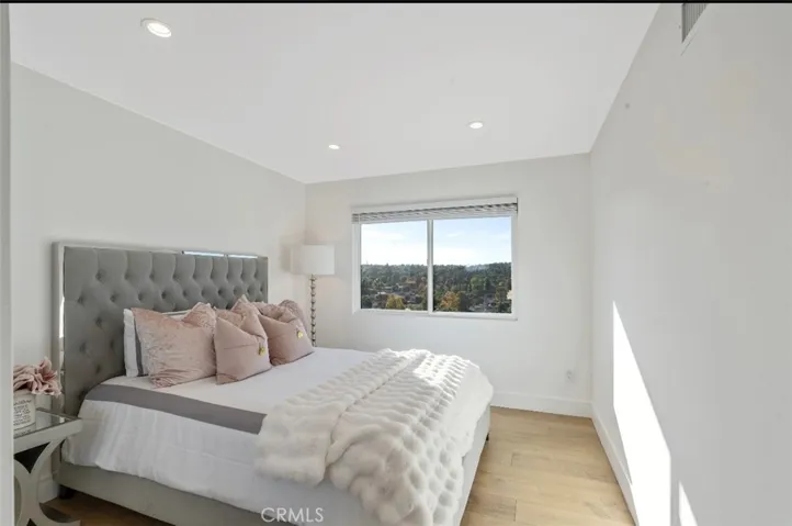 23534 Aetna, Woodland Hills, California 91367