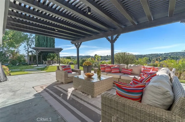 23534 Aetna, Woodland Hills, California 91367