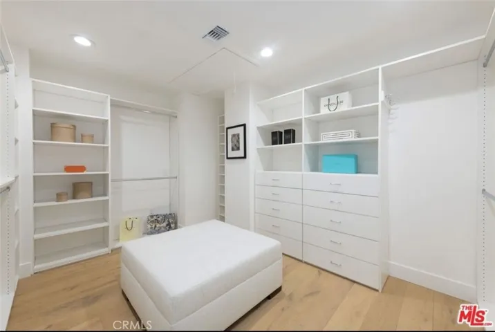 23534 Aetna, Woodland Hills, California 91367