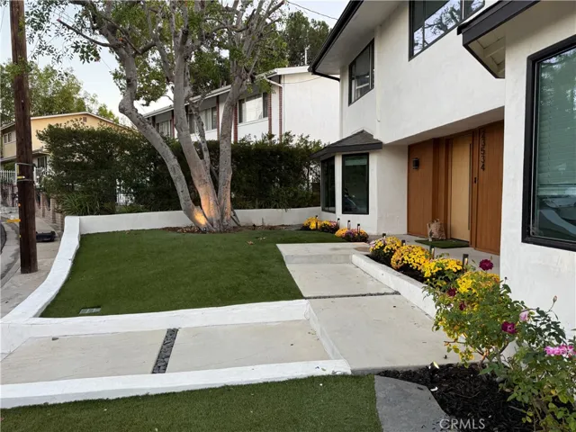 23534 Aetna, Woodland Hills, California 91367