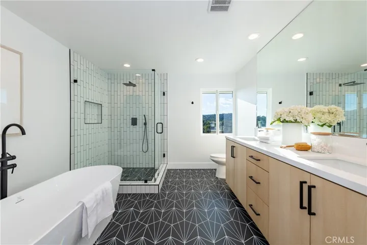 23534 Aetna, Woodland Hills, California 91367