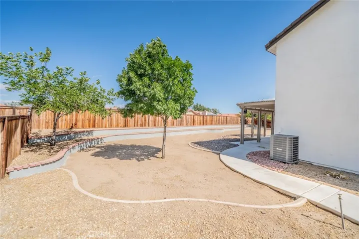 13637 Larkspur Court, Victorville, California 92394