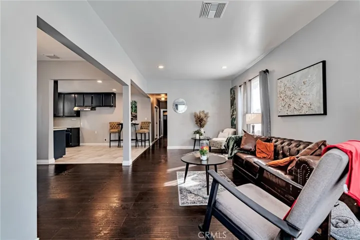70 W Claremont St, Pasadena, California 91103