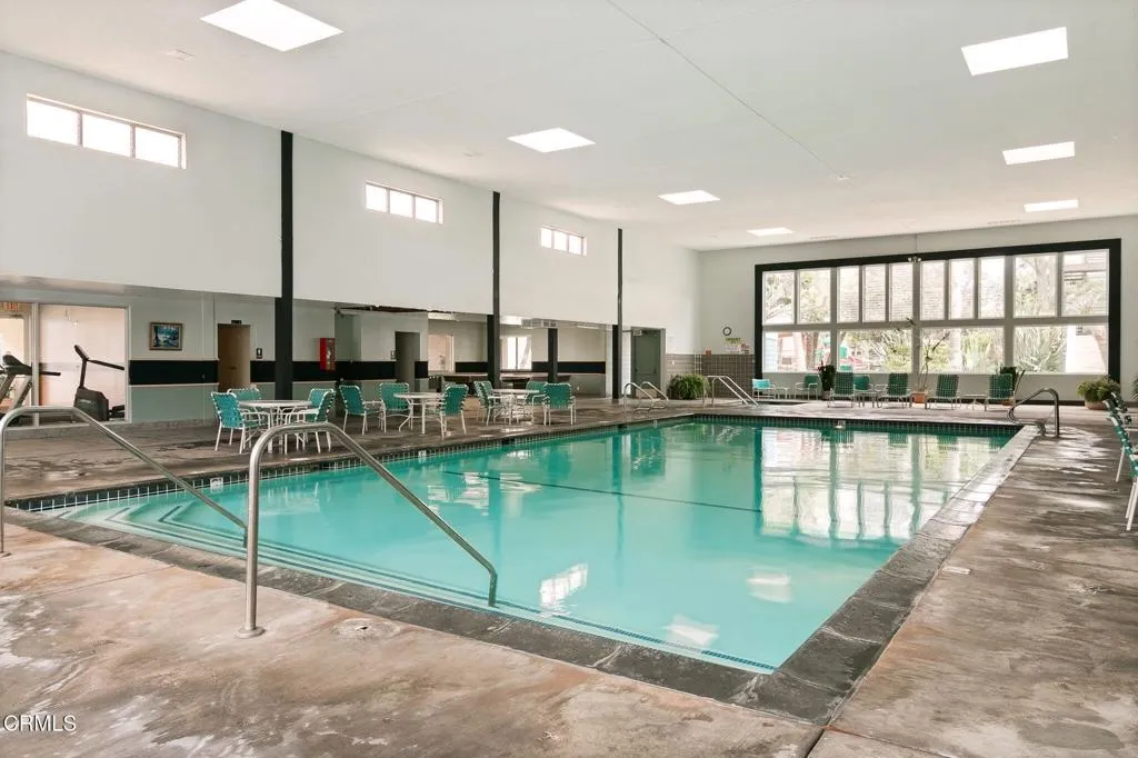 40-web-or-mls-Community Pool