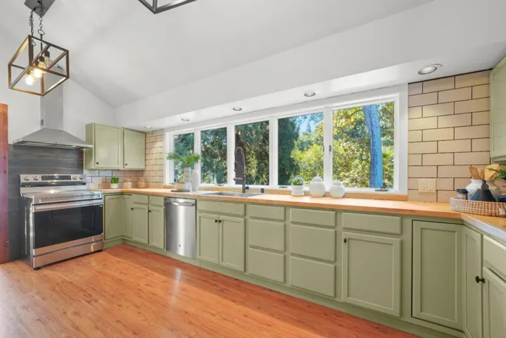 21474 Almaden Road, San Jose, California 95120