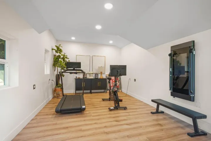 21474 Almaden Road, San Jose, California 95120