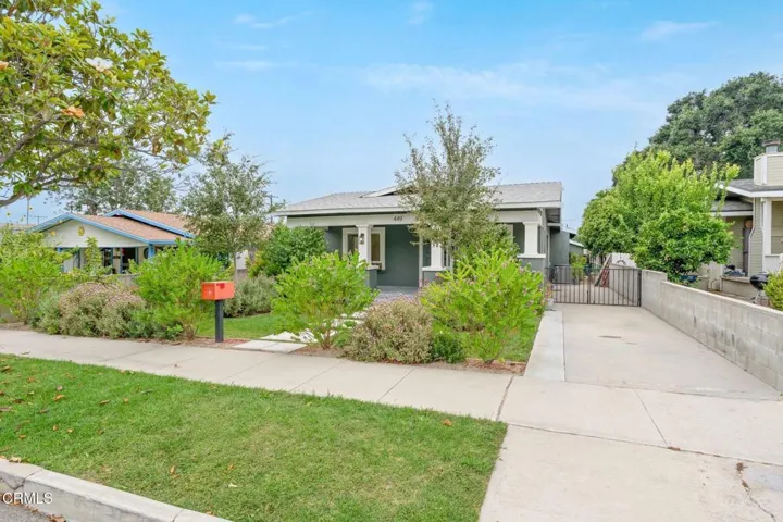 449_Clay_St-Front Sidewalk