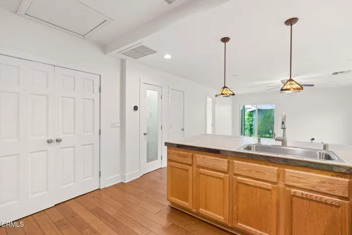 449_Clay_St-Laundry & Pantry