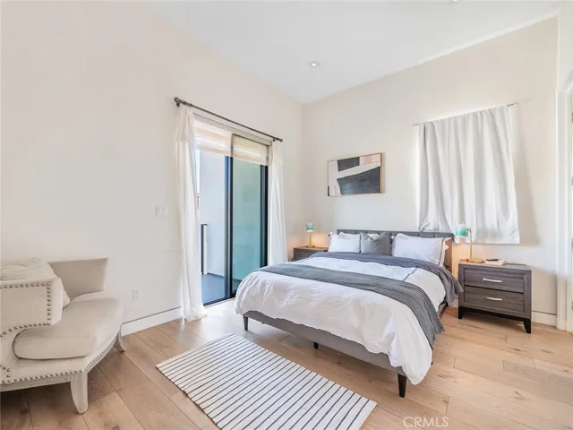 619 S Orange, Los Angeles, California 90036