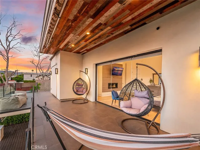 619 S Orange, Los Angeles, California 90036
