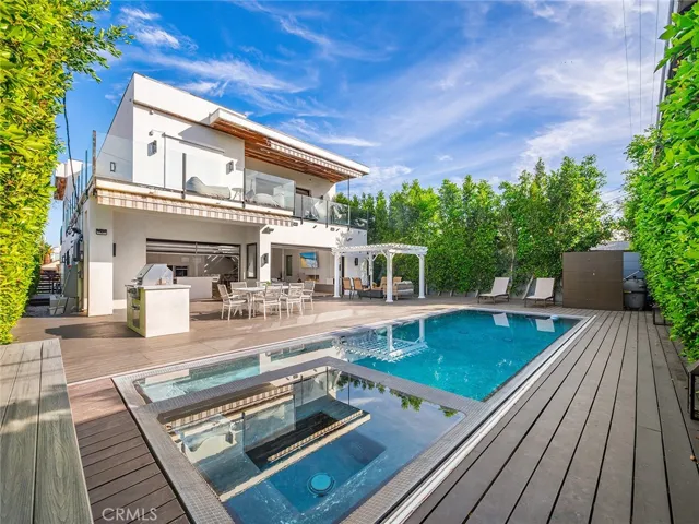 619 S Orange, Los Angeles, California 90036