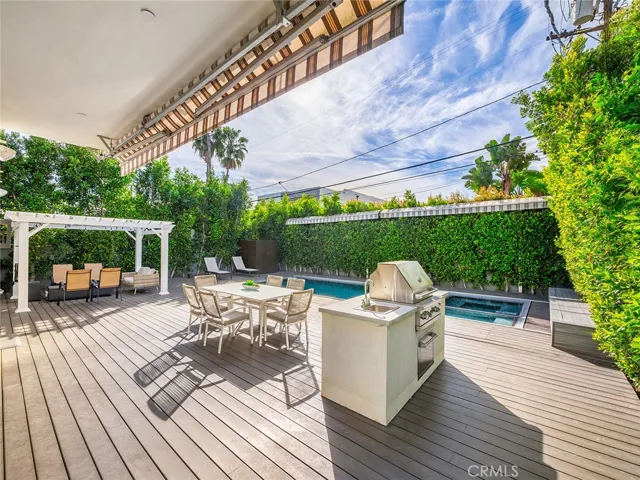 619 S Orange, Los Angeles, California 90036