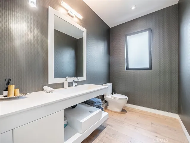 619 S Orange, Los Angeles, California 90036