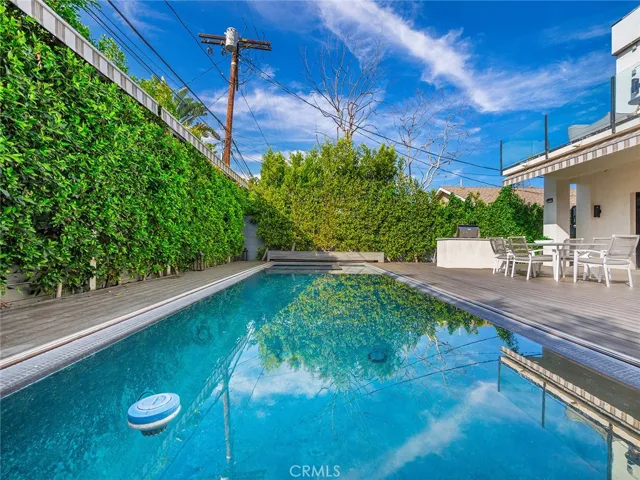 619 S Orange, Los Angeles, California 90036