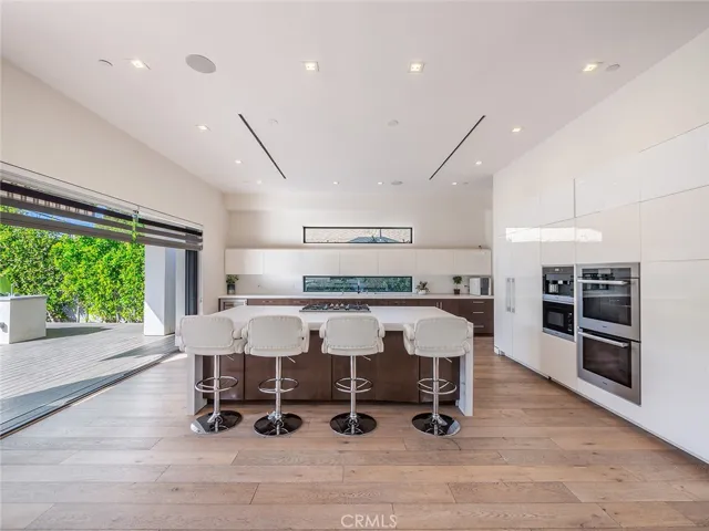 619 S Orange, Los Angeles, California 90036