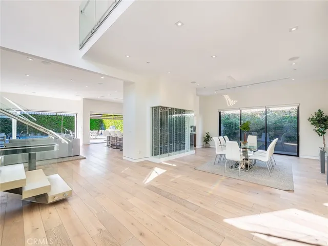 619 S Orange, Los Angeles, California 90036