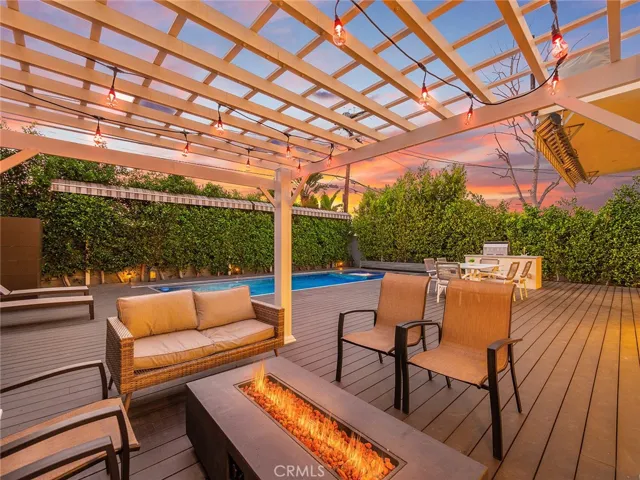 619 S Orange, Los Angeles, California 90036