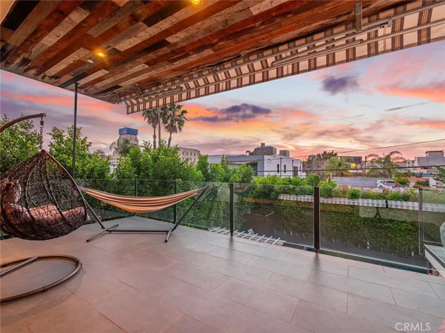 619 S Orange, Los Angeles, California 90036