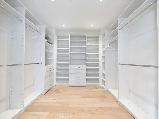 619 S Orange, Los Angeles, California 90036