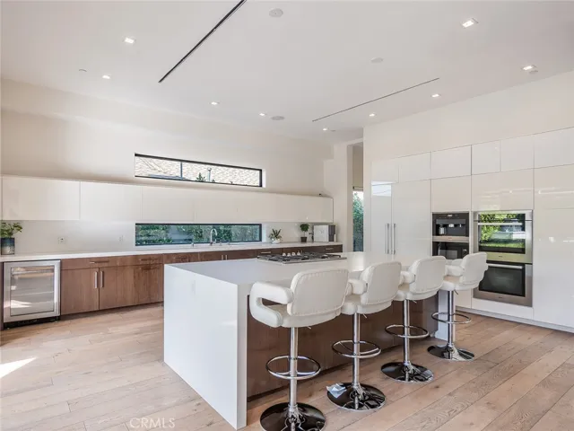 619 S Orange, Los Angeles, California 90036