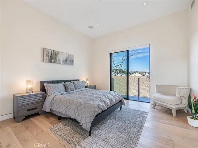 619 S Orange, Los Angeles, California 90036