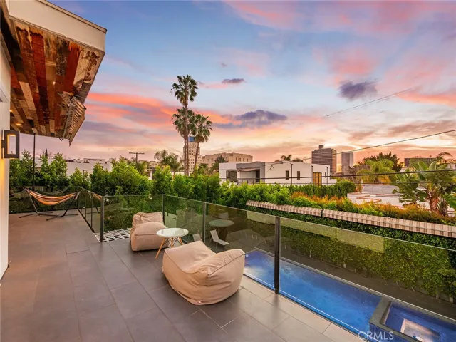 619 S Orange, Los Angeles, California 90036
