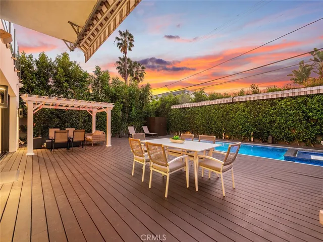 619 S Orange, Los Angeles, California 90036