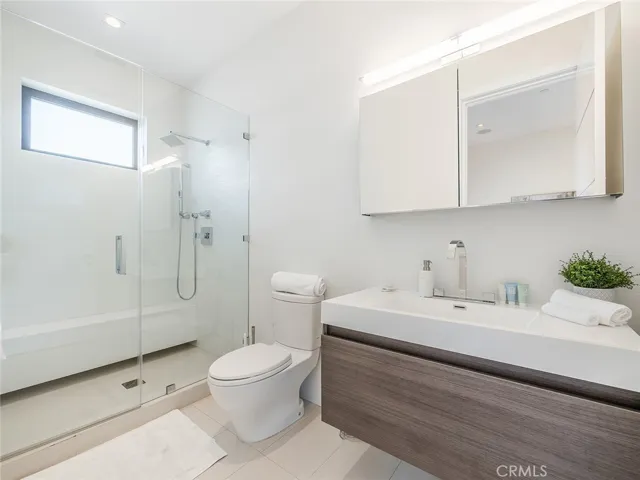 619 S Orange, Los Angeles, California 90036