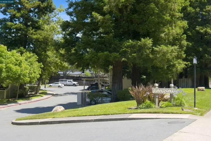 458 Eastgate Ln, Martinez, California 94553