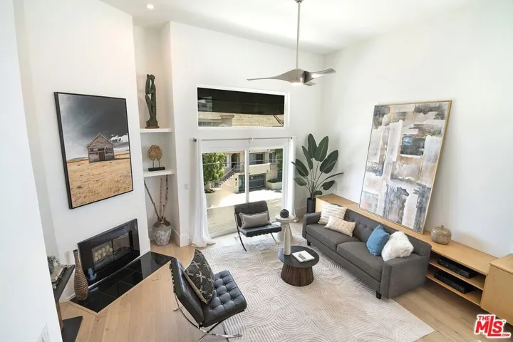 12217 Rochester Avenue 1, Los Angeles, California 90025