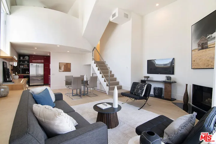 12217 Rochester Avenue 1, Los Angeles, California 90025