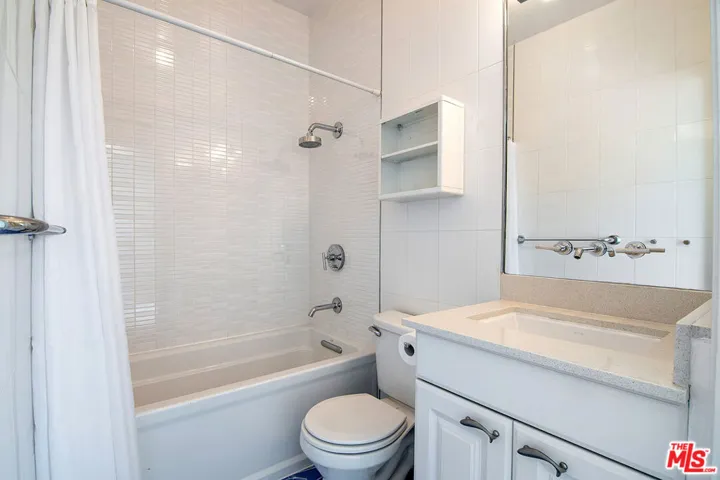 12217 Rochester Avenue 1, Los Angeles, California 90025