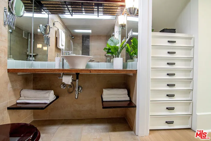 12217 Rochester Avenue 1, Los Angeles, California 90025