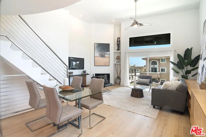 12217 Rochester Avenue 1, Los Angeles, California 90025