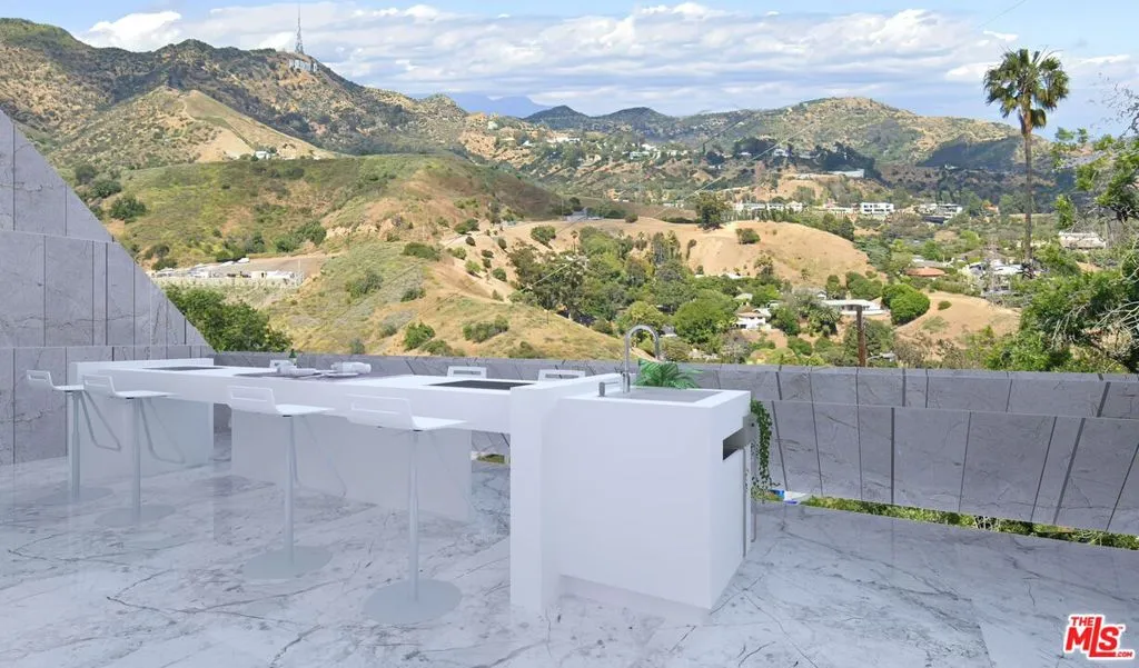 6911 Cahuenga Park